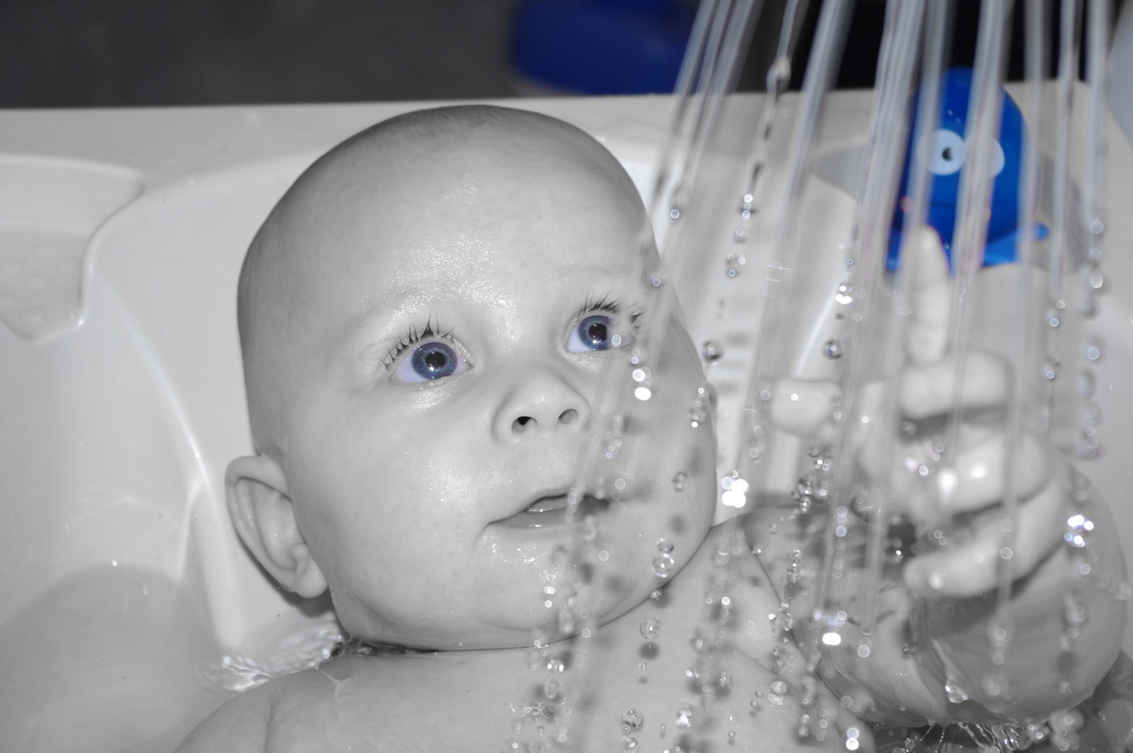Le moment du bain moment tant de partage, de découverte que de soins